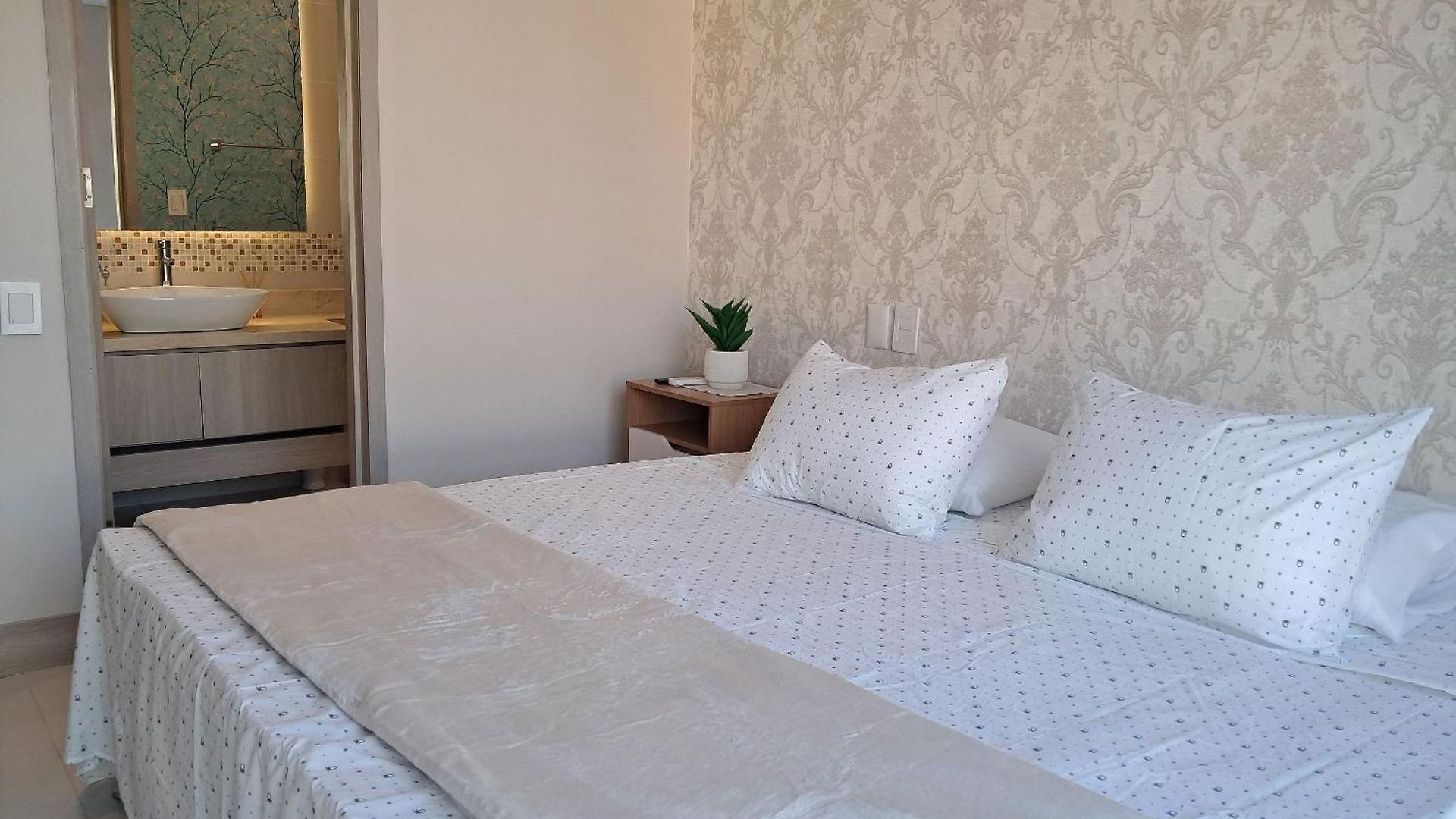 Apartamento Recién Remodelado | 2 + Vista Espectacular *