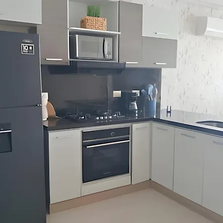 Recién Remodelado | 2 + Vista Espectacular Apartamento *