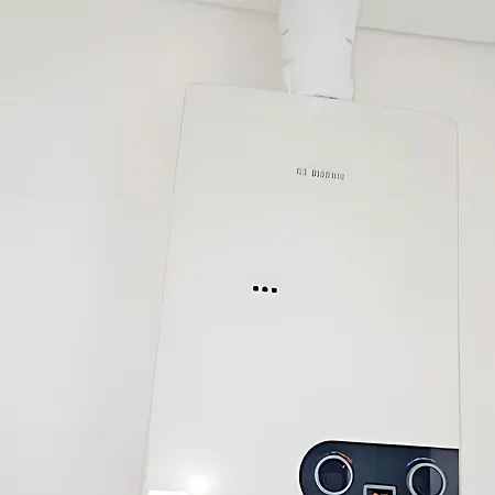Recién Remodelado | 2 + Vista Espectacular Apartamento *